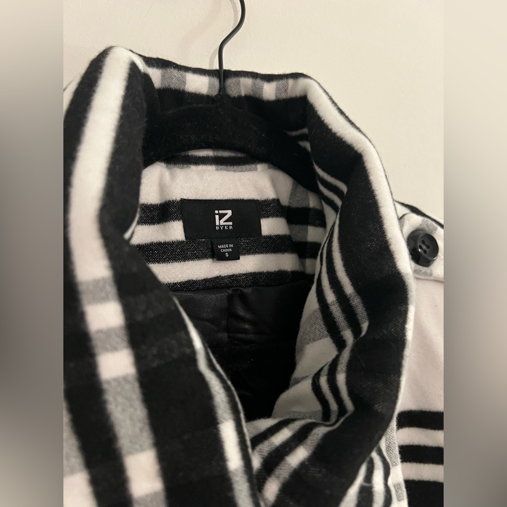 iZ Byer - Plaid Peacoat - Size Small - Picture 3 of 10